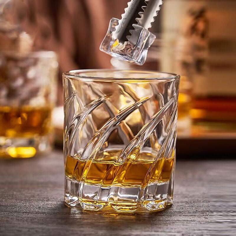 エンボス加工のウイスキーグラス 高級家庭用グラスウェア バー - Wine Beer Spirits のレビューと価格