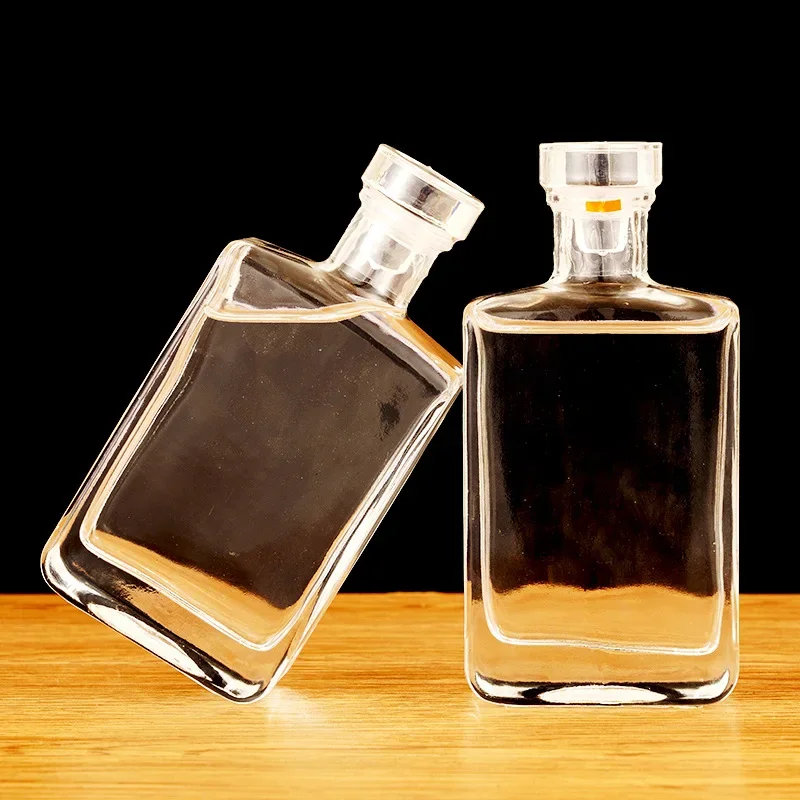 正方形の形をした鉛フリーのガラス製ワインボトルデカンター、ク - Wine Beer Spirits のレビューと価格